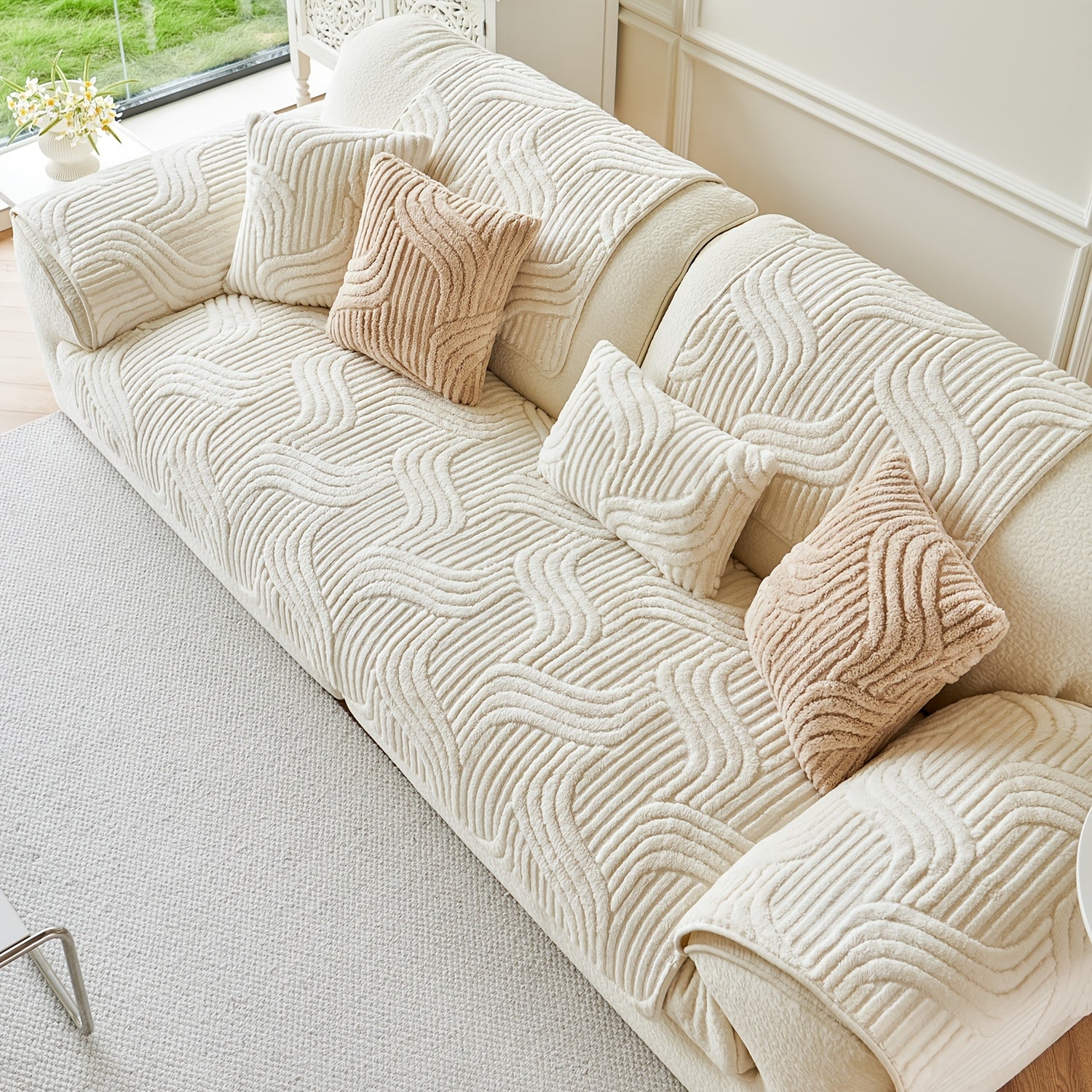 1pc AICHO HOUSE Plush Striped Sofa Cover with Anti-Slip Particles - Machine Washable, Versatile Fit for 1 to 4-Seater Sofas, Ideal for Living Room, Bedroom, Office - Elegant Black and Cream Decor