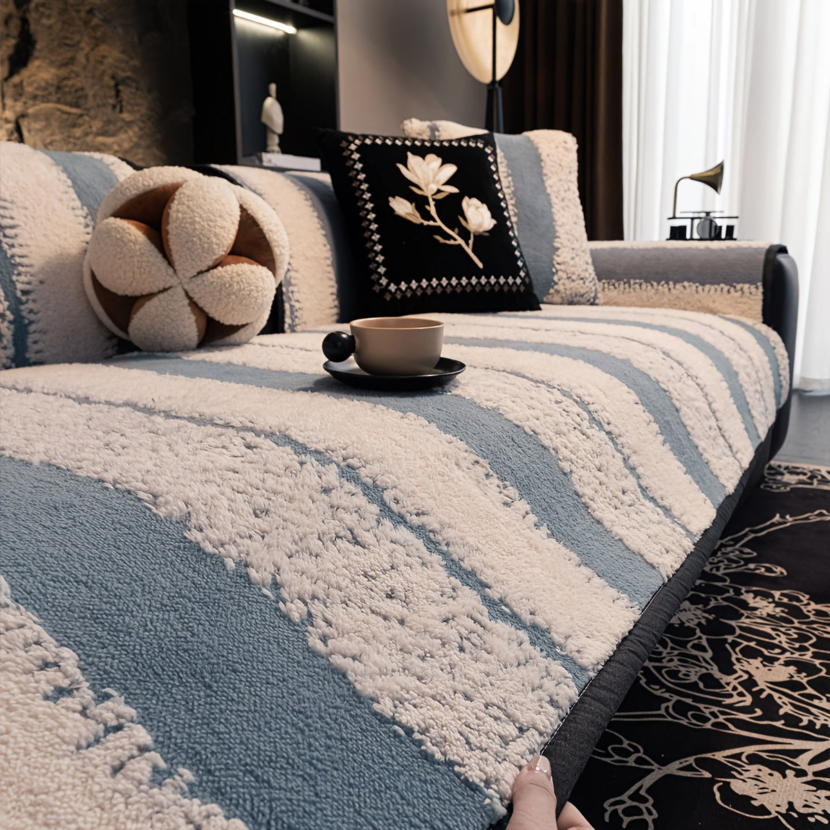 1pc Modern Plush Sofa Cushion Non-slip Breathable Pet Friendly for all Seasons Universal Machine Washable Sofa Protector Suitable For Armchairs And Sectional Sofas Suitable for Living Room Bedroom Study Room Home Decor Sofa Protector Cushion Cover